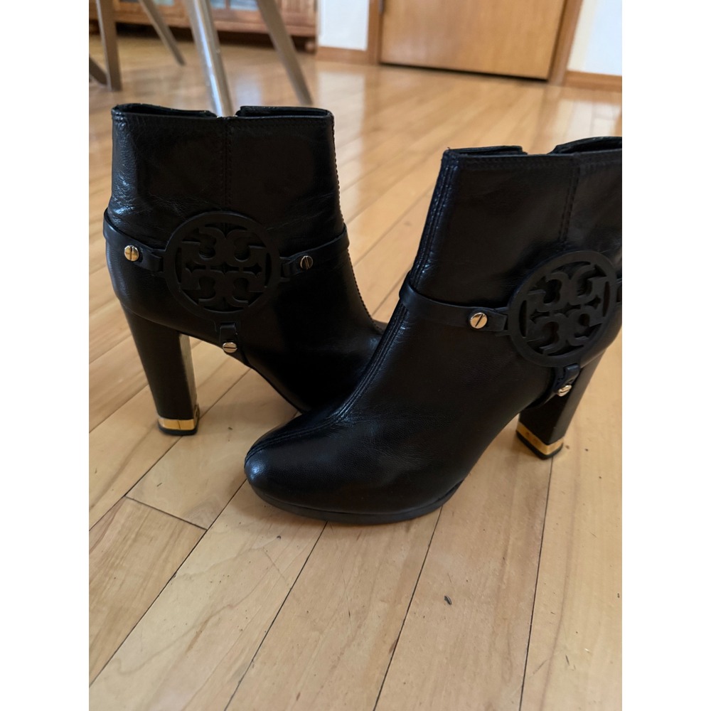 Tory Burch Whitney Black Leather Logo Medallion Platform Ankle Boots 6M - Picture 2 of 12